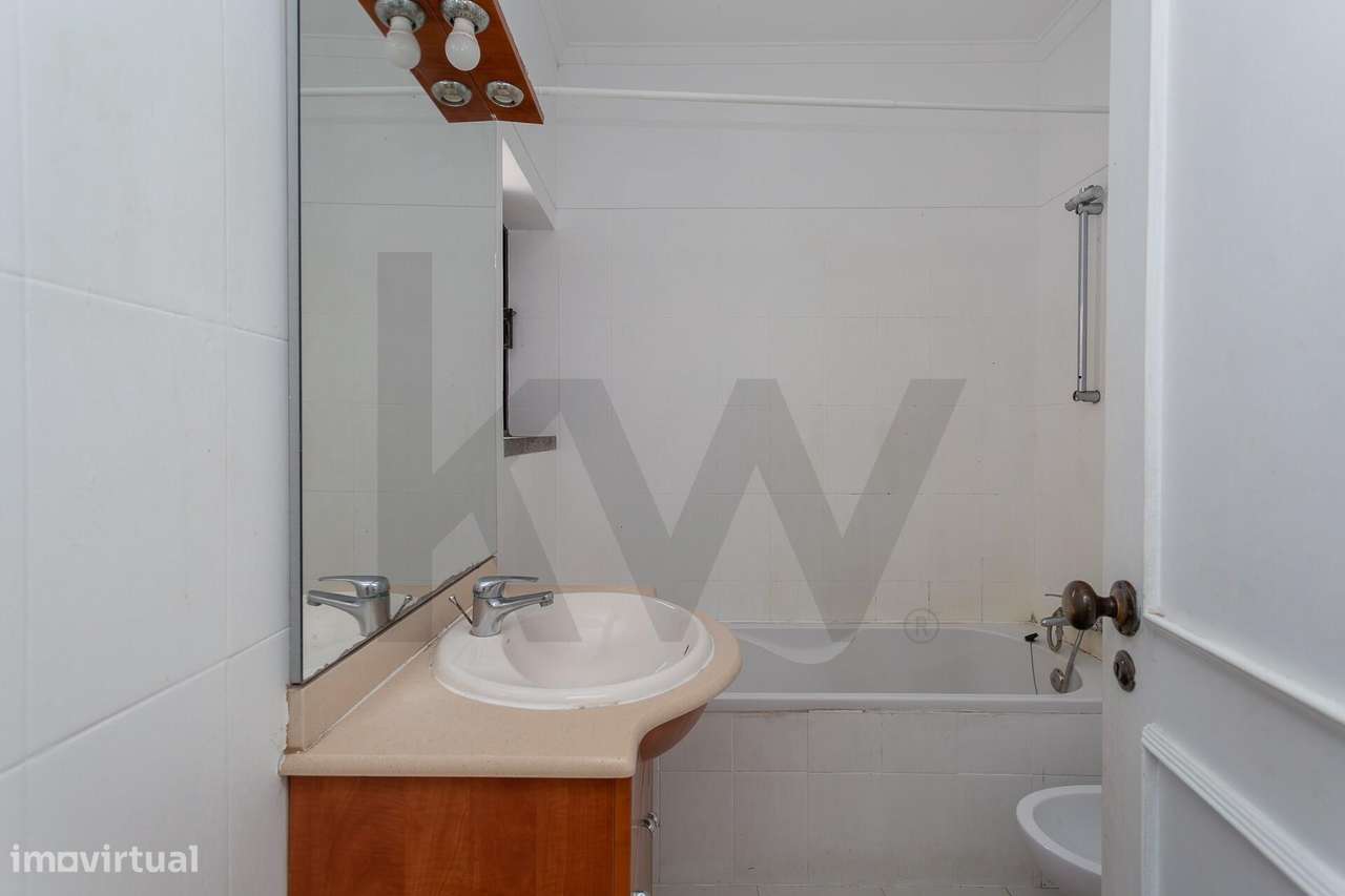 Andar de Moradia T2-13