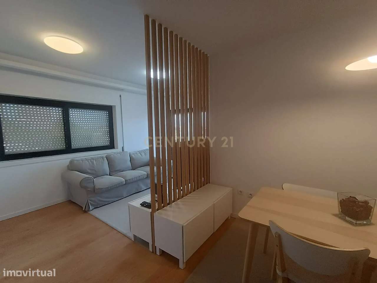 Apartamento mobilado com dois quartos e vista para o mar e para o Port - Grande imagem: 2/29