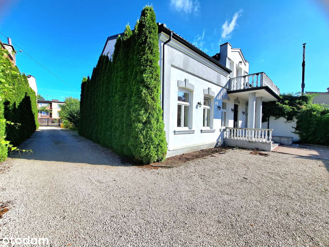 Przestronny dom z garażem i ogrodem w mieście-15