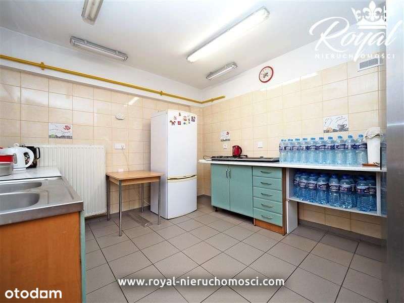 Duży lokal pod usługi, restaurację, żłobek, biuro-17