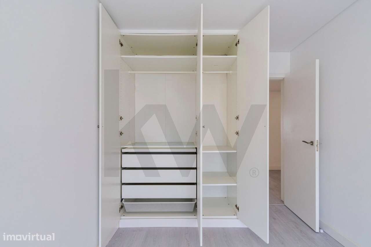 Excelente T2 Remodelado no Coração de Setúbal – Av. da República da Gu-19