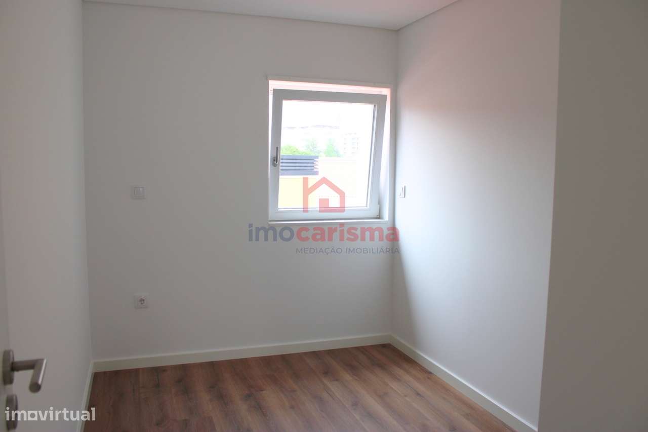 Apartamento T1+1 Com Terraço no Coração de Vizela-5