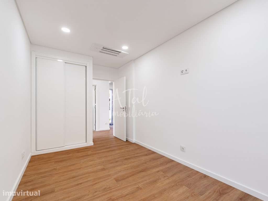 Moradia V4 com piscina em Azeitão-32