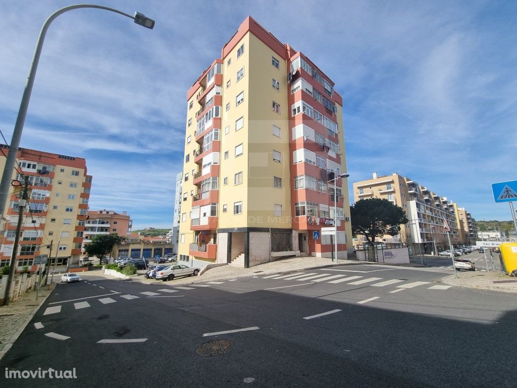 APARTAMENTO T3 - MINA DE ÀGUA, AMADORA