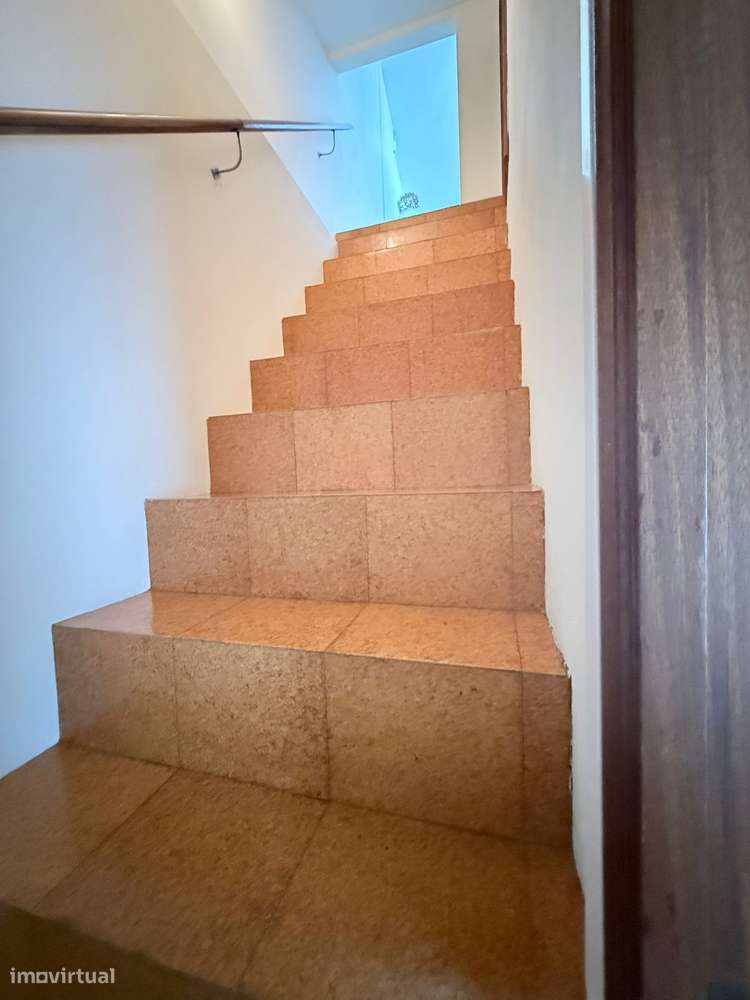 Moradia T3 | Terraço | Box 4 Carros | Varanda | Jovim | Exclusivo-34