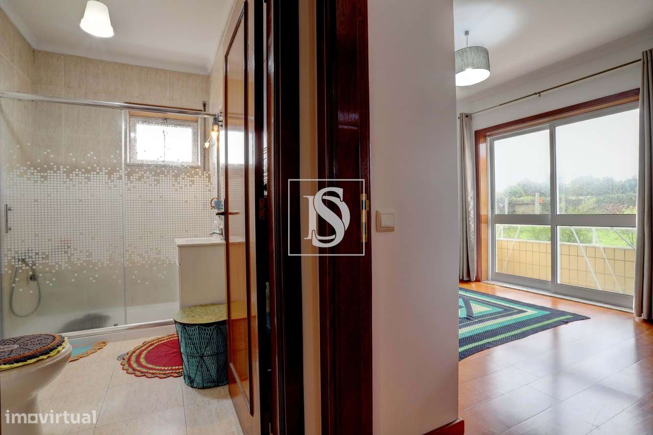 Apartamento T3 em Gião com terreno-26