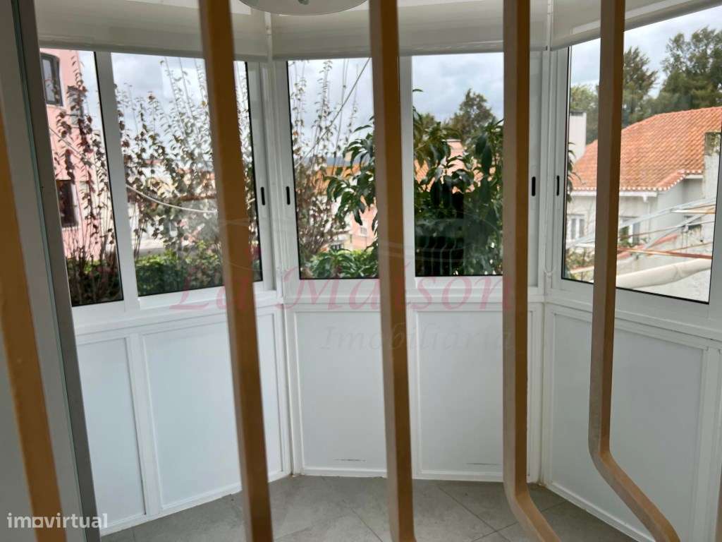 Moradia V4 Duplex no Centro de Loures-53