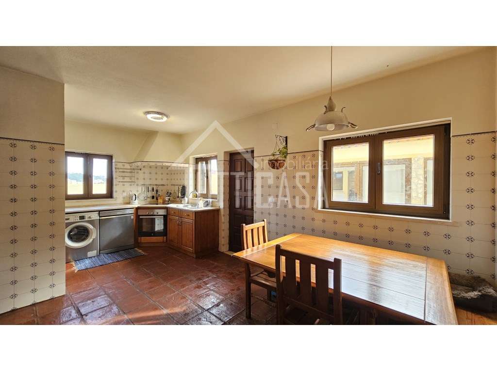 Moradia T3+1 na Venda do Pinheiro-14