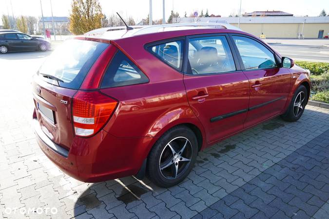 Kia Ceed Cee'd 1.6 Crdi Comfort + - 4