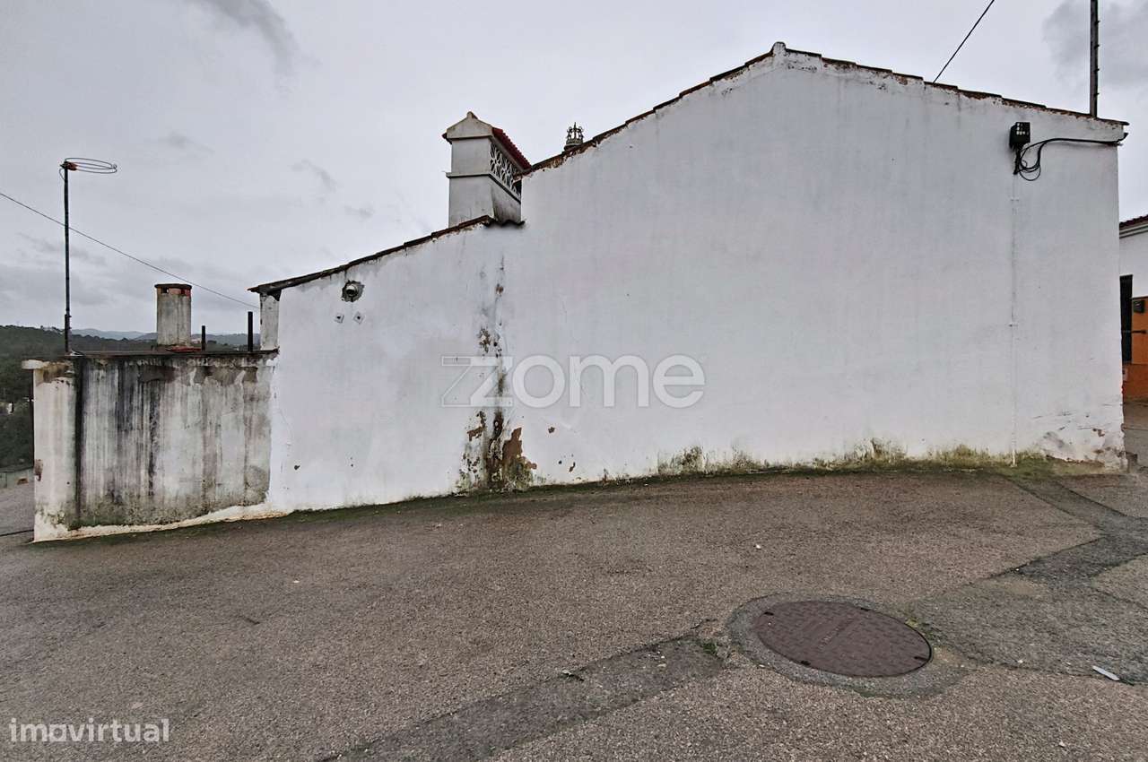 Moradia V2 no centro de São Marcos da Serra-2