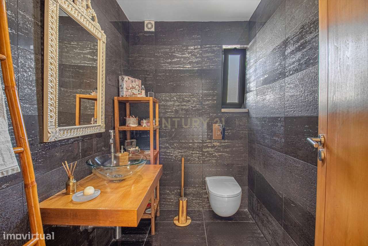 Moradia Isolada T4 291m2 em Lote de 1050 m2 em Mucifal, Colares, Sintr-21