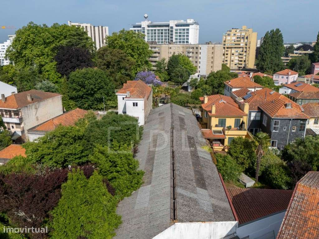 Terreno com Armazém, com projeto aprovado - Grande imagem: 4/17