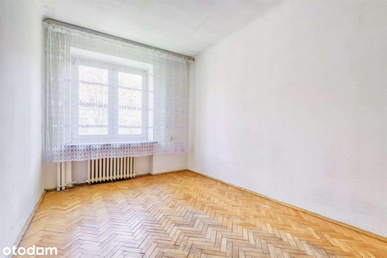 Przestronna Kawalerka na granicy Śródmieścia.-1