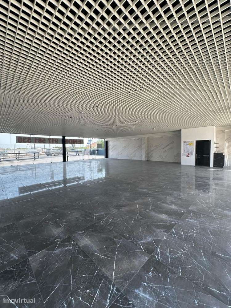 Armazém com Logradouro na EN1 | Vila Franca de Xira-5