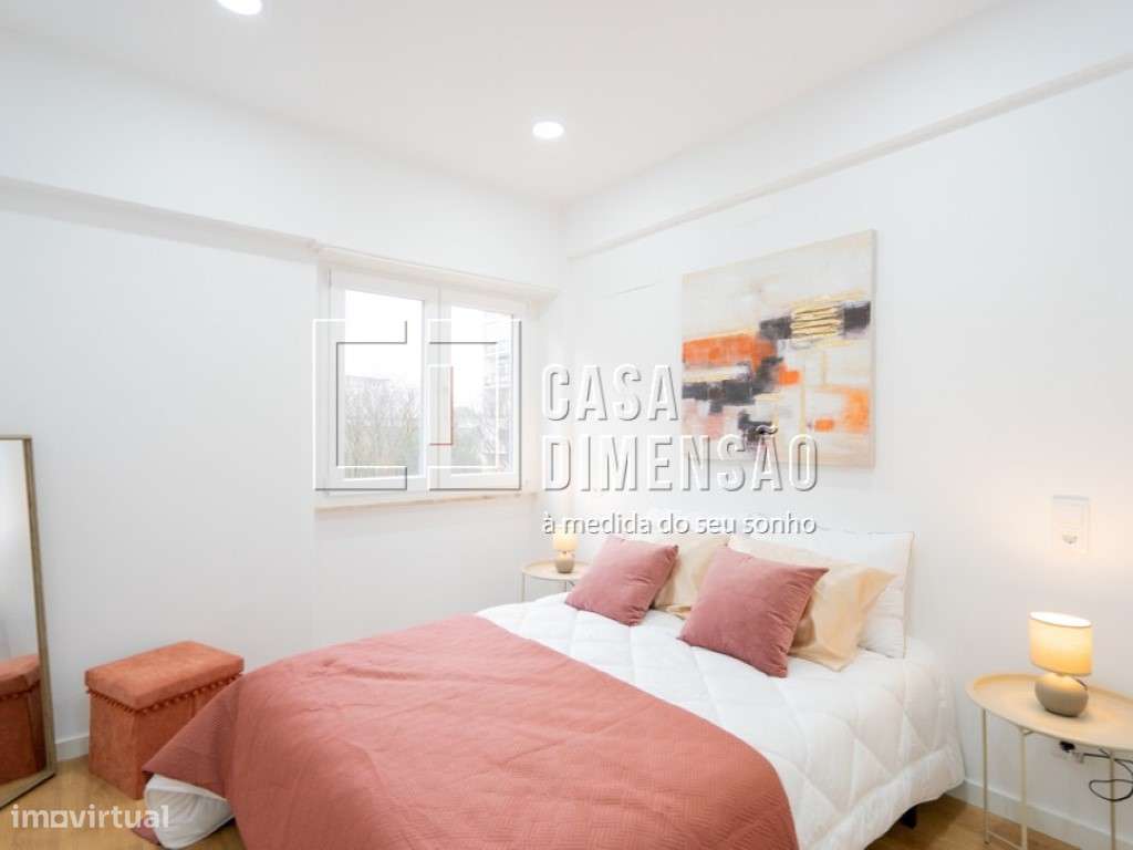 Apartamento de tipologia T3 com varanda, mobilado e equipado em Ben...-24