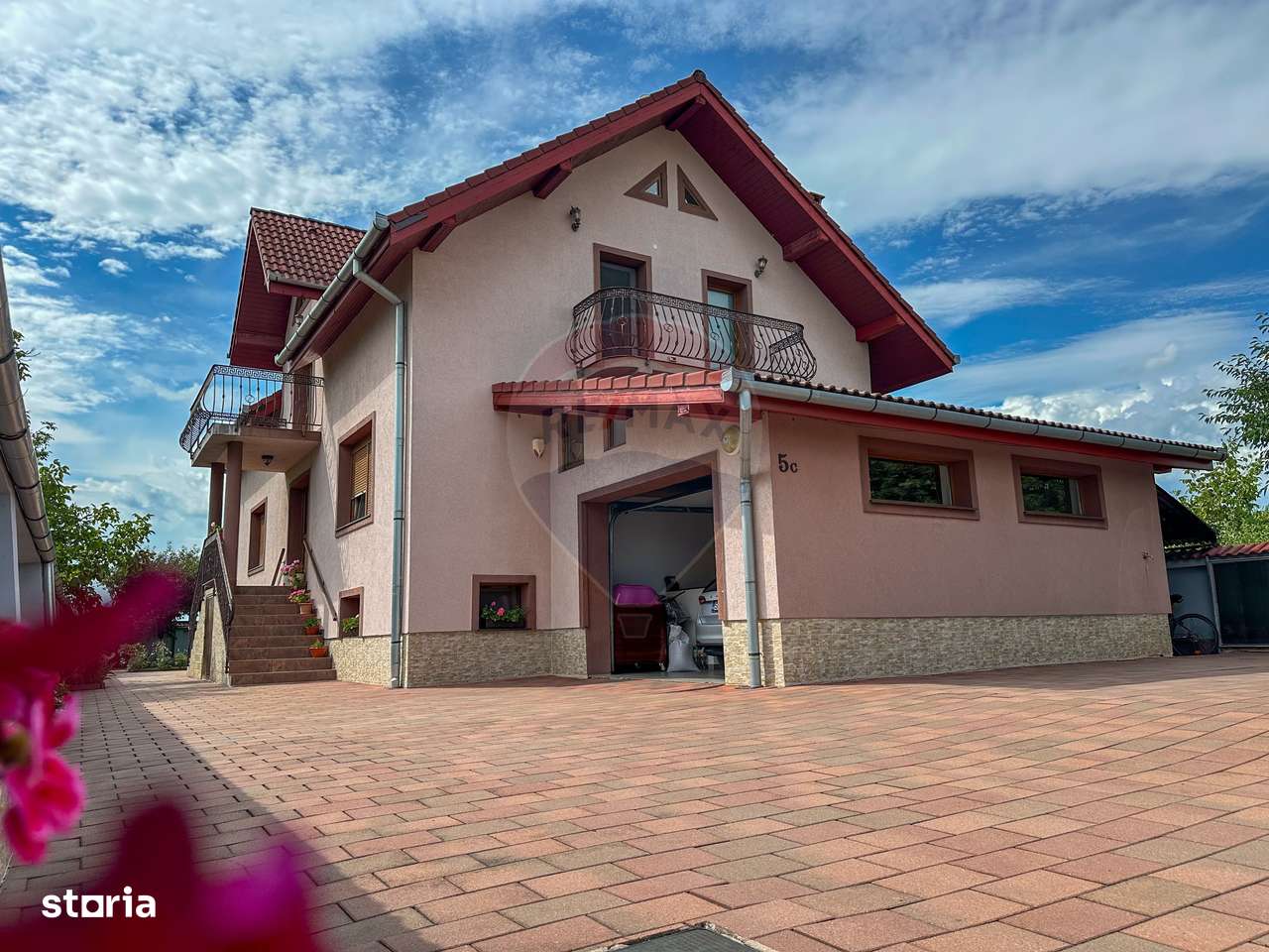 Vila de vanzare pe Str.Strugurilor/Terezian - Imagine principală: 2/20