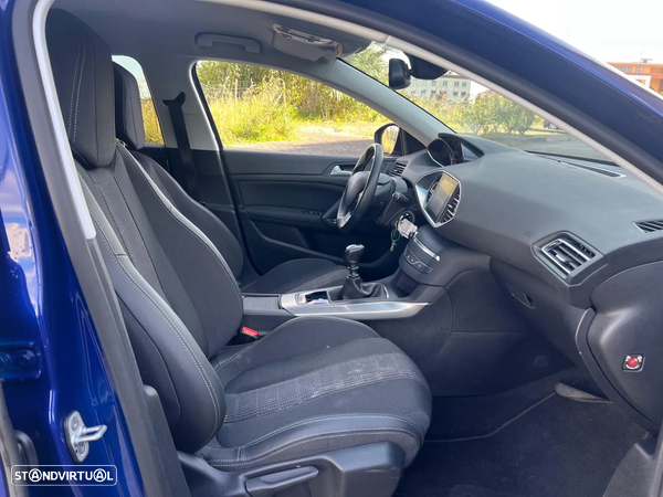 Peugeot 308 1.2 PureTech Allure - 11