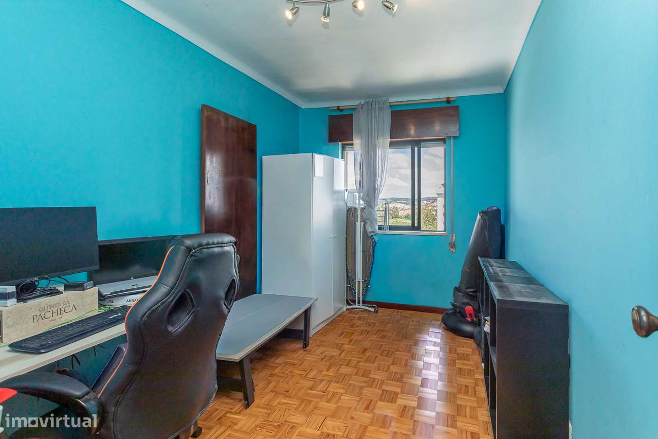 Apartamento T3, situado em Algueirão-13