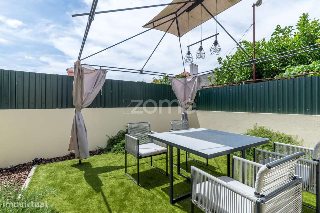 Apartamento T2 com logradouro e anexo.-23