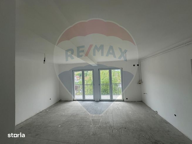 Apartament  de vânzare cu 5 camere, în apropiere de Băile Cojocna-1