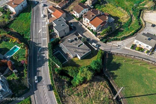 Moradia T3 para venda na  Rua do Telhado - São Pedro ( Este), Braga-25