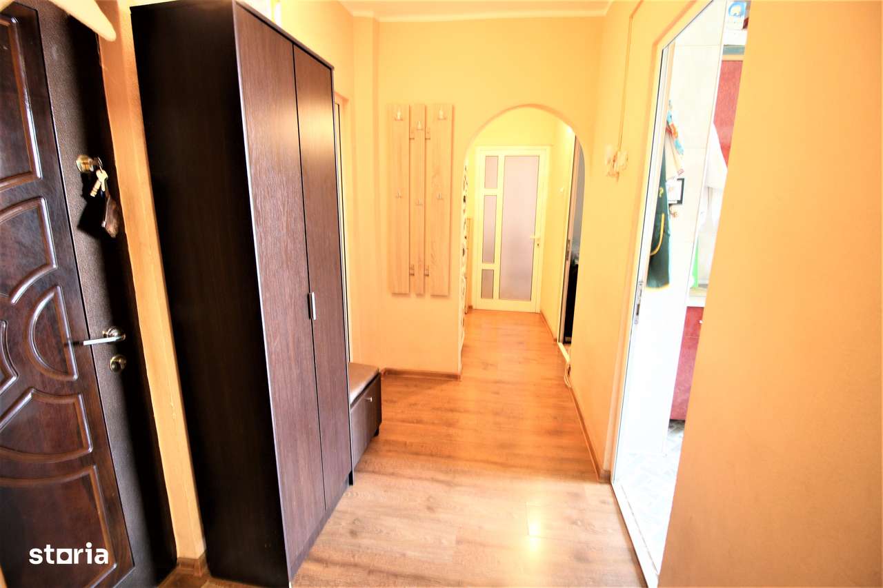 3 Camere Siderurgistilor etaj 3 imbunatatit - Imagine principală: 4/13