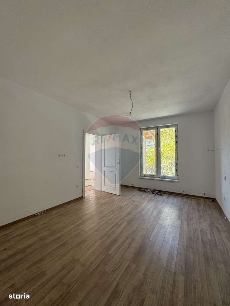 Casă complet renovată la interior în cartierul Vitrometan-5