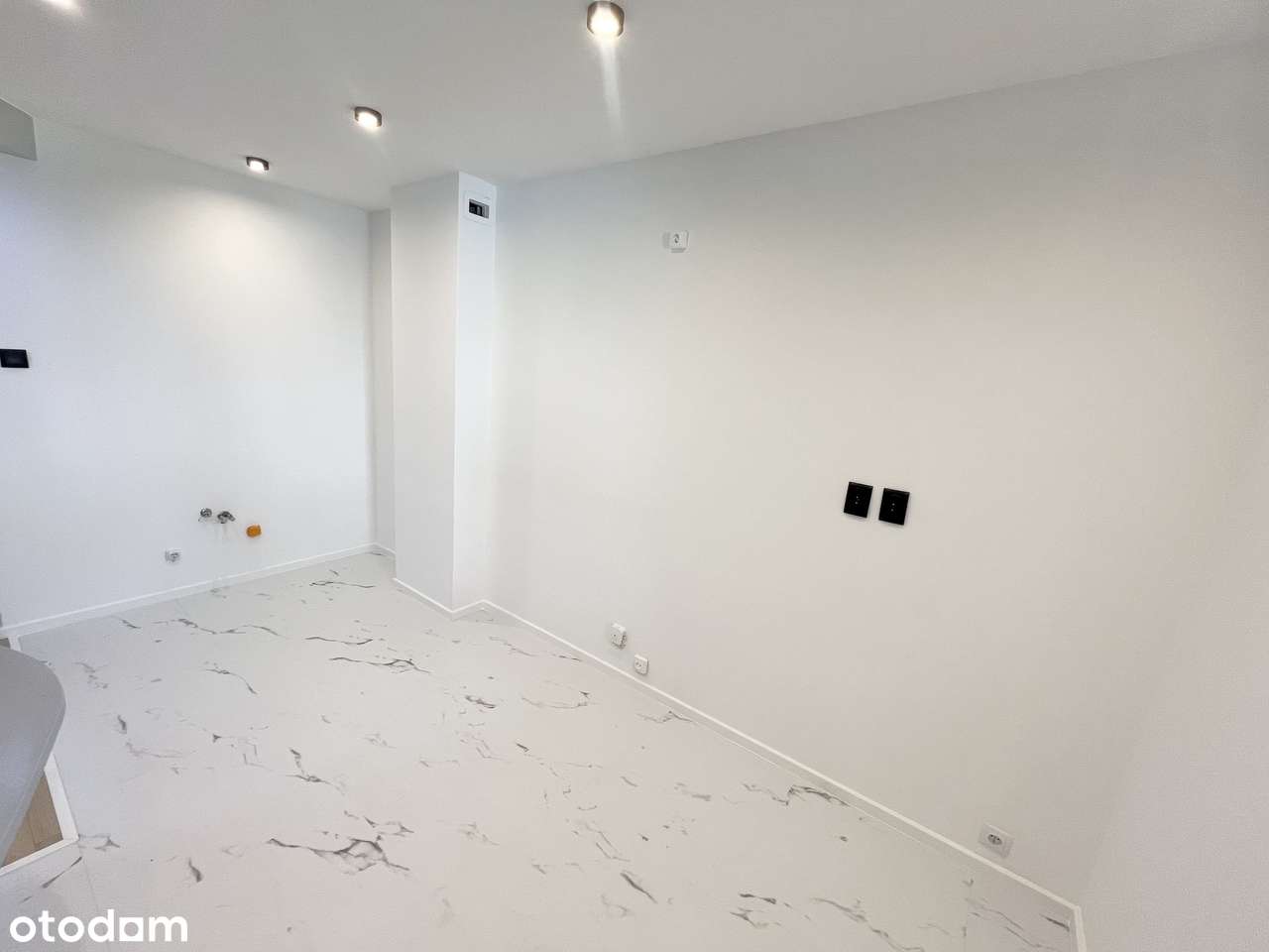 REZERWACJA! Po Odświeżeniu! Ogródek! Przestronne! Garaż!-5