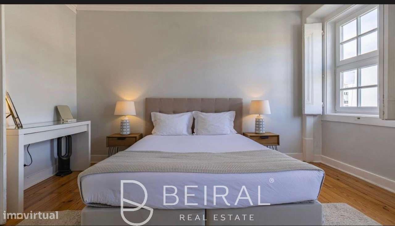 Apartamento T2 com varanda e estacionamento-10