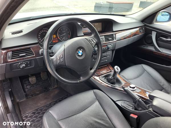 BMW Seria 3 325i Touring Edition Exclusive - 11