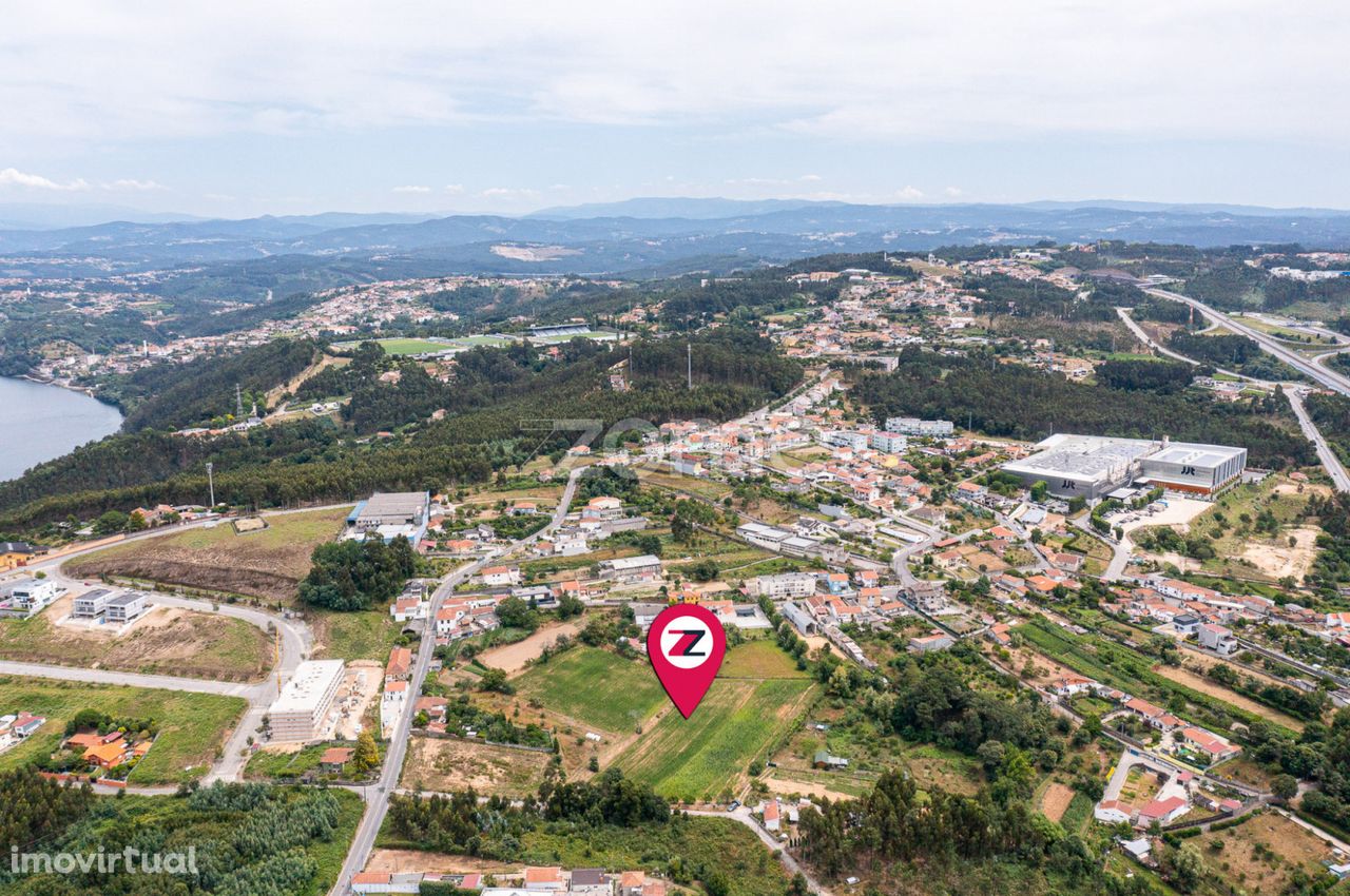 Terreno com estudo prévio para construção de moradia térrea