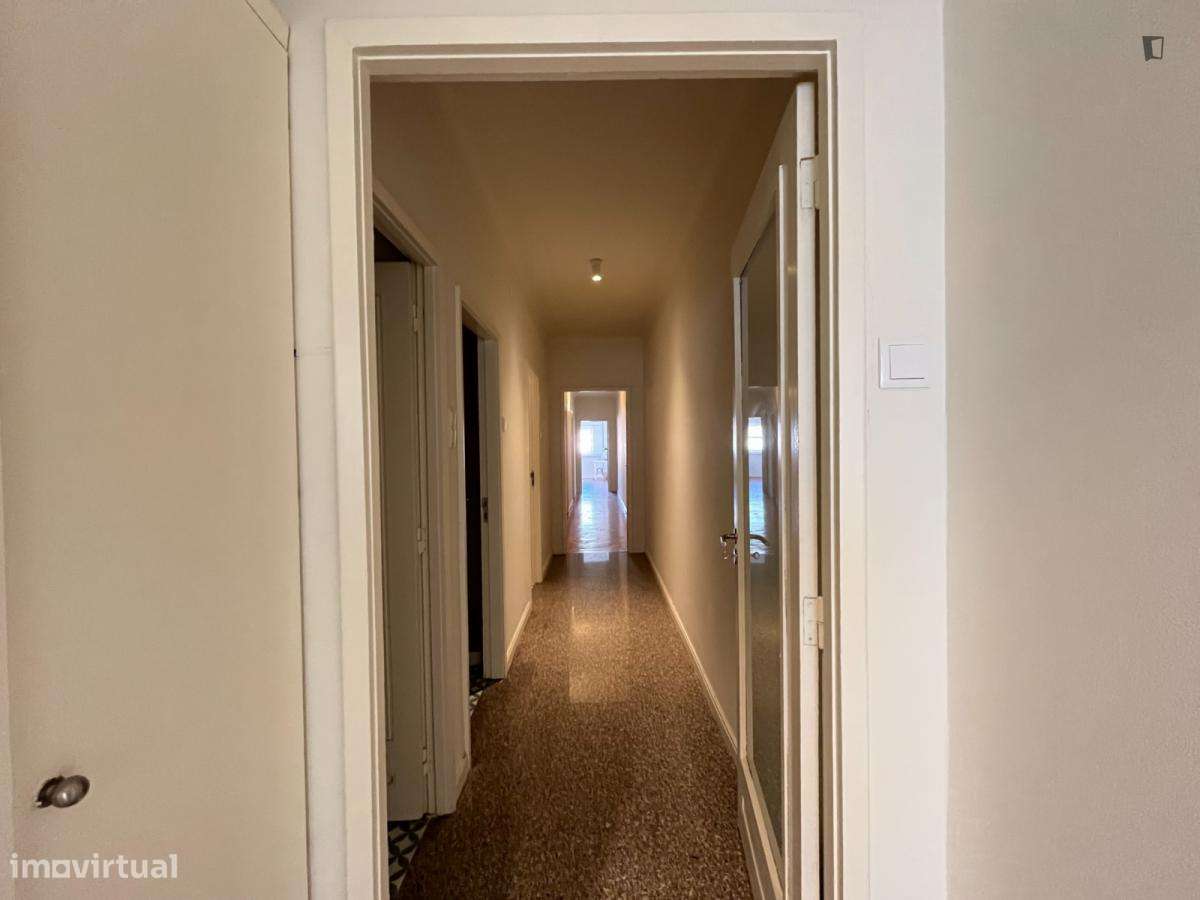 Quarto - localizado em Cedofeita Porto - Grande imagem: 5/10