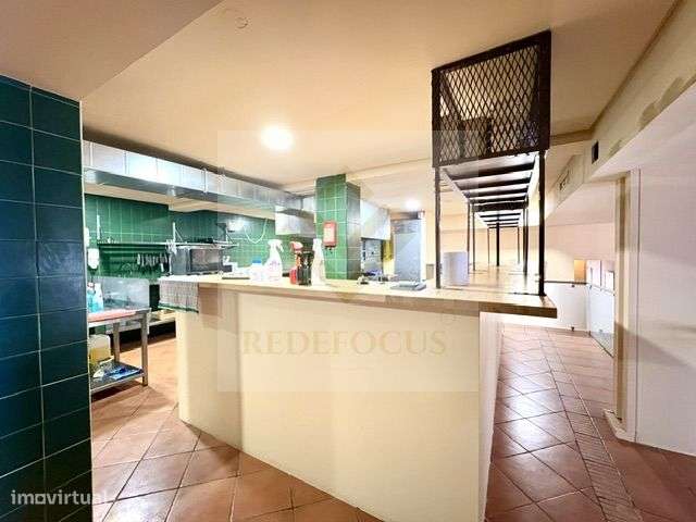 Trespasse / Arrendamento de Restaurante Moderno com Forno a Lenha em S-27