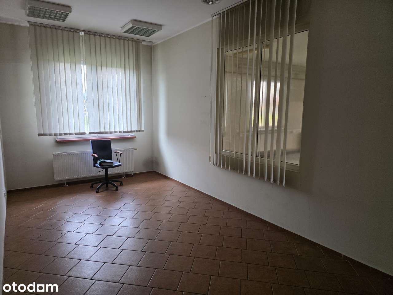 budynek biurowo-magazynowy-19