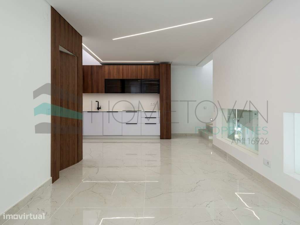 Fantástica Moradia T3 Renovada - A Apenas Minutos da Praia e Praça,... - Grande imagem: 3/29