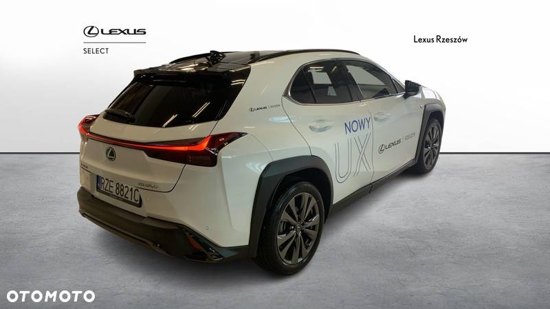 Lexus UX - 5