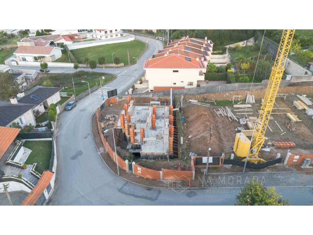 Moradia de 3 quartos em Travanca, em construção, 2 min centro da Feira-10