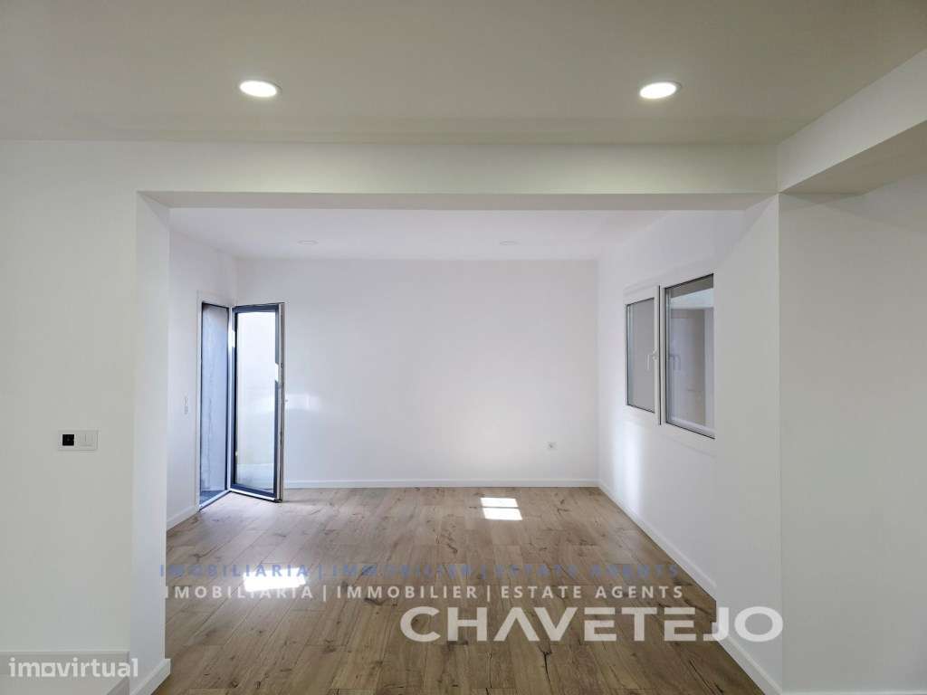 Moradia T4 Moderna c/ Garagem, estilo e Conforto a um Passo de Tomar-7