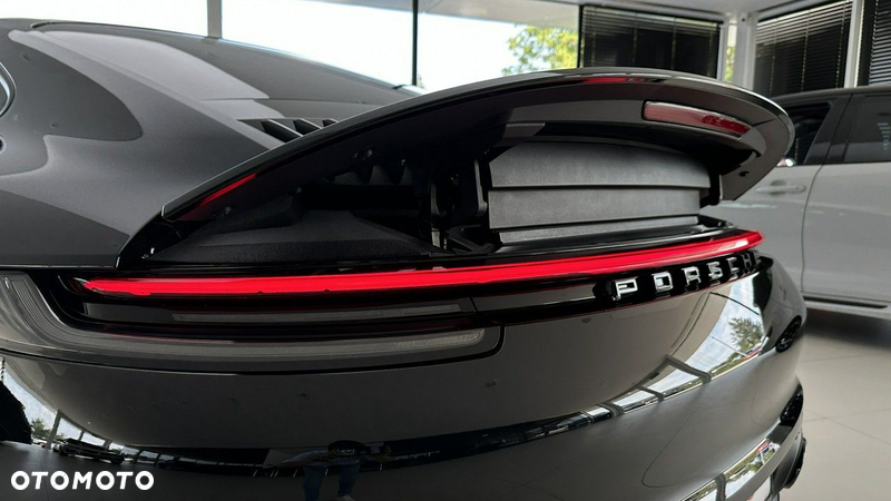 Porsche 911 Carrera 4S - 34