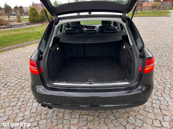 Audi A4 Avant 2.0 TDI DPF multitronic S line Sportpaket - 29