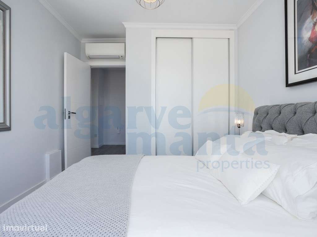 EXCLUSIVO! Moradia T3 Moderna com Piscina Privada no coração de Vil...-57