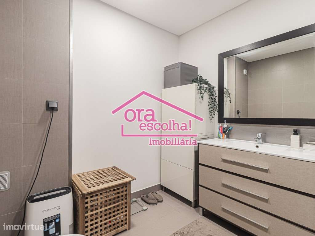 Apartamento T3 Totalmente Remodelado com 100 m2 no Cavadas - Seixal!-10