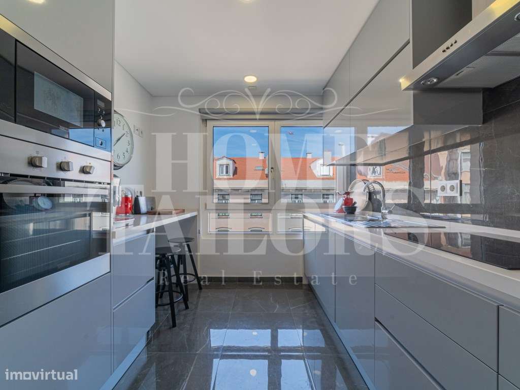 T2 em Campo de Ourique com BOX para 2 viaturas-7