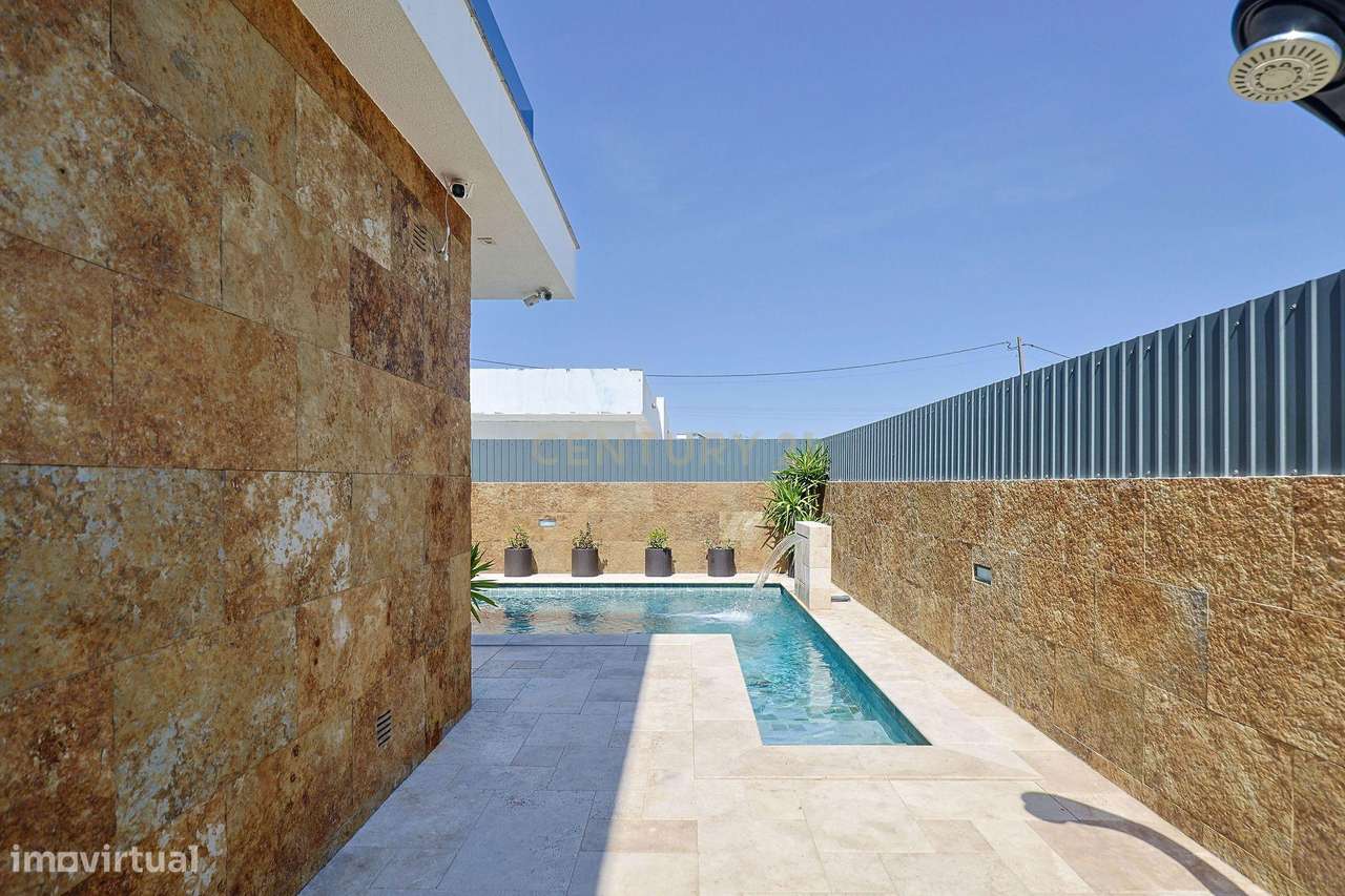 Moradia de Luxo | Duas Master Suites | Piscina de Água Salgada-41