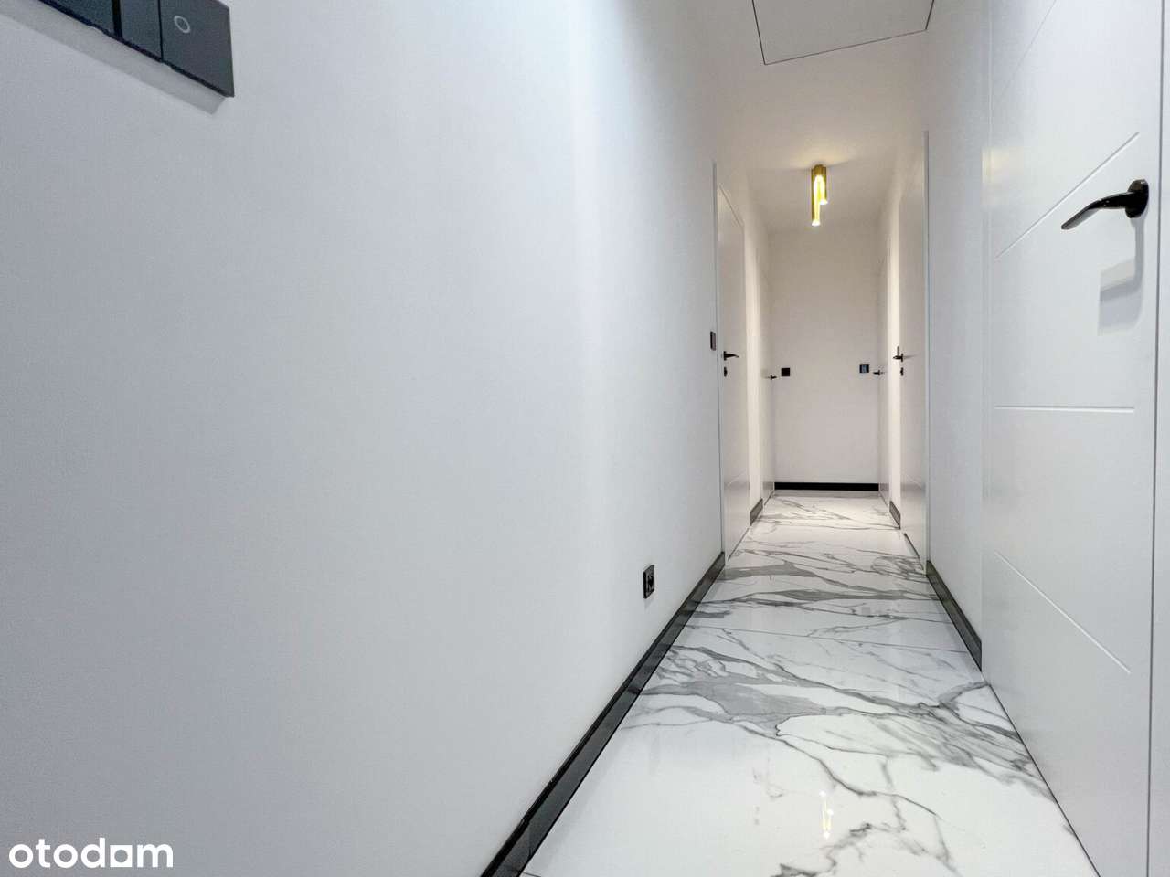 Elegancki dom parterowy z garażem w bryle budynku oraz dużą działką !-5