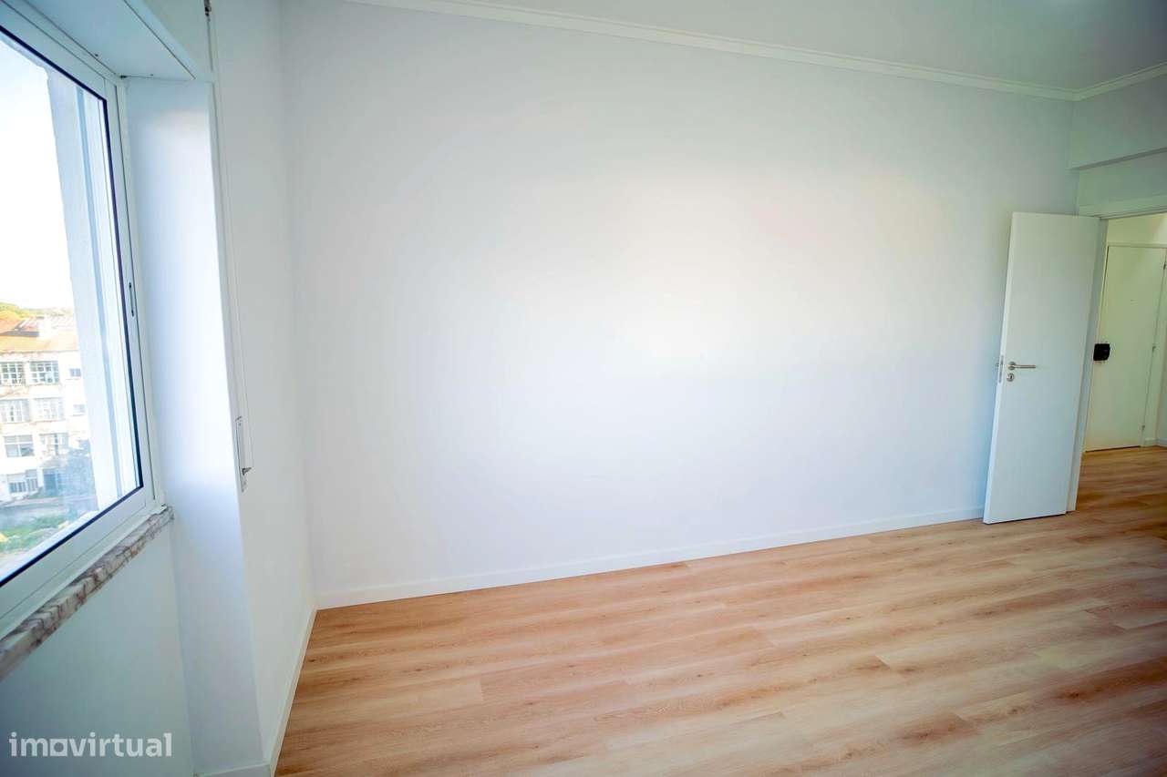 Excelente Apartamento T2 Remodelado – Paio Pires-12