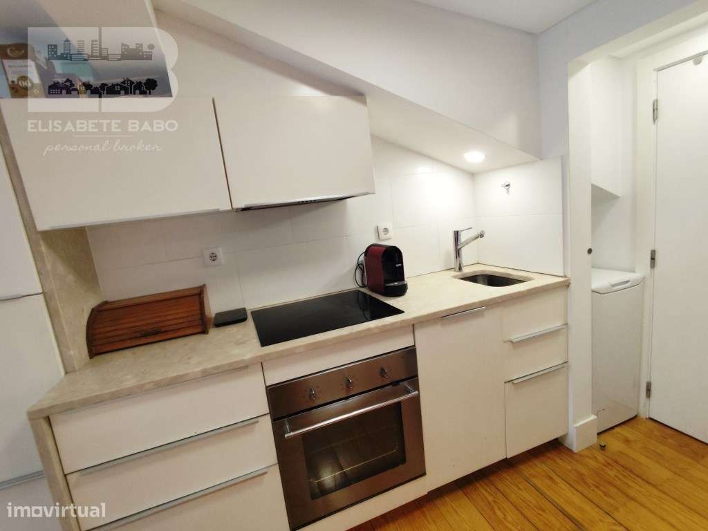 **Apartamento T1 em Campolide com Vista Deslumbrante sobre Monsanto**-26