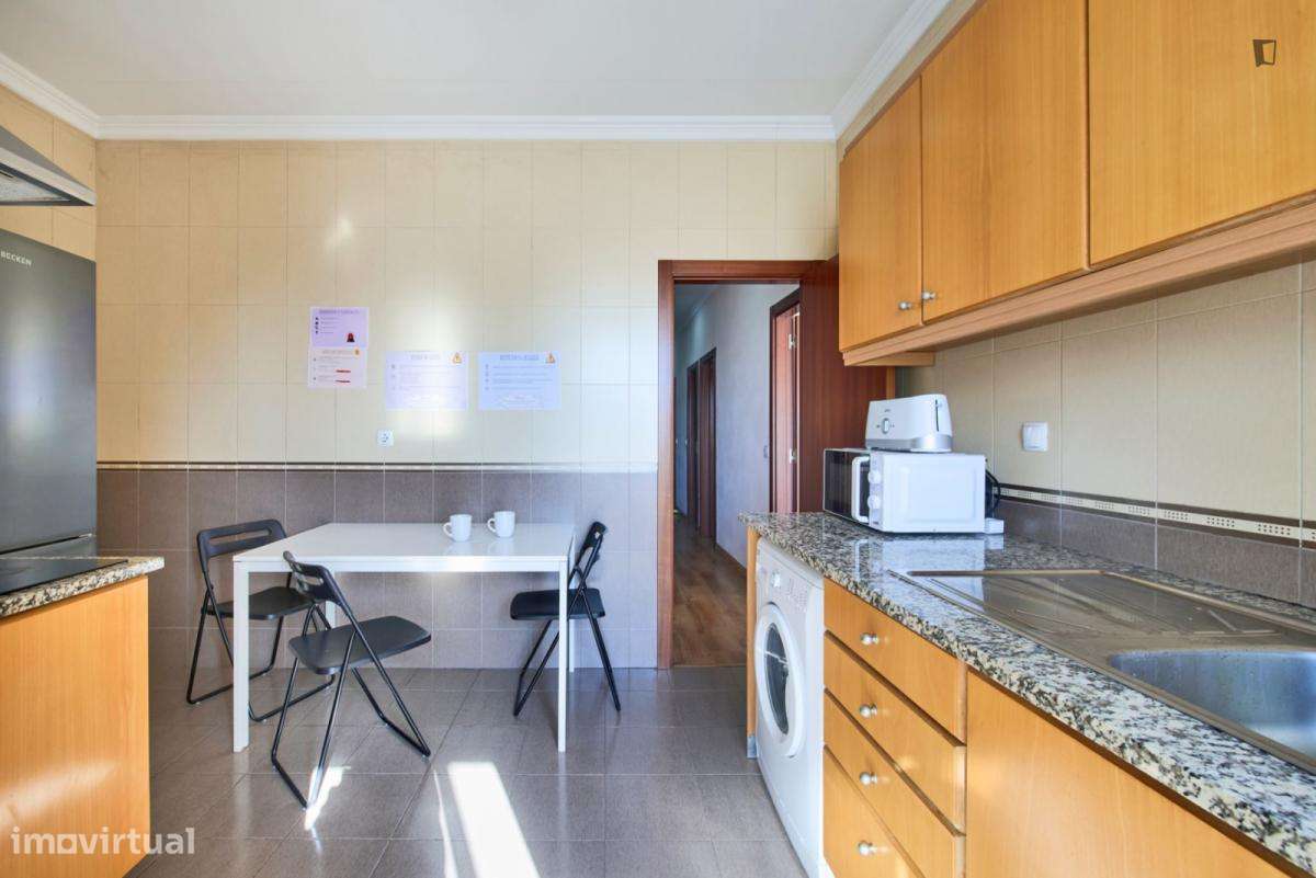 Quarto - localizado em Entrecampos Lisbon - Grande imagem: 4/7