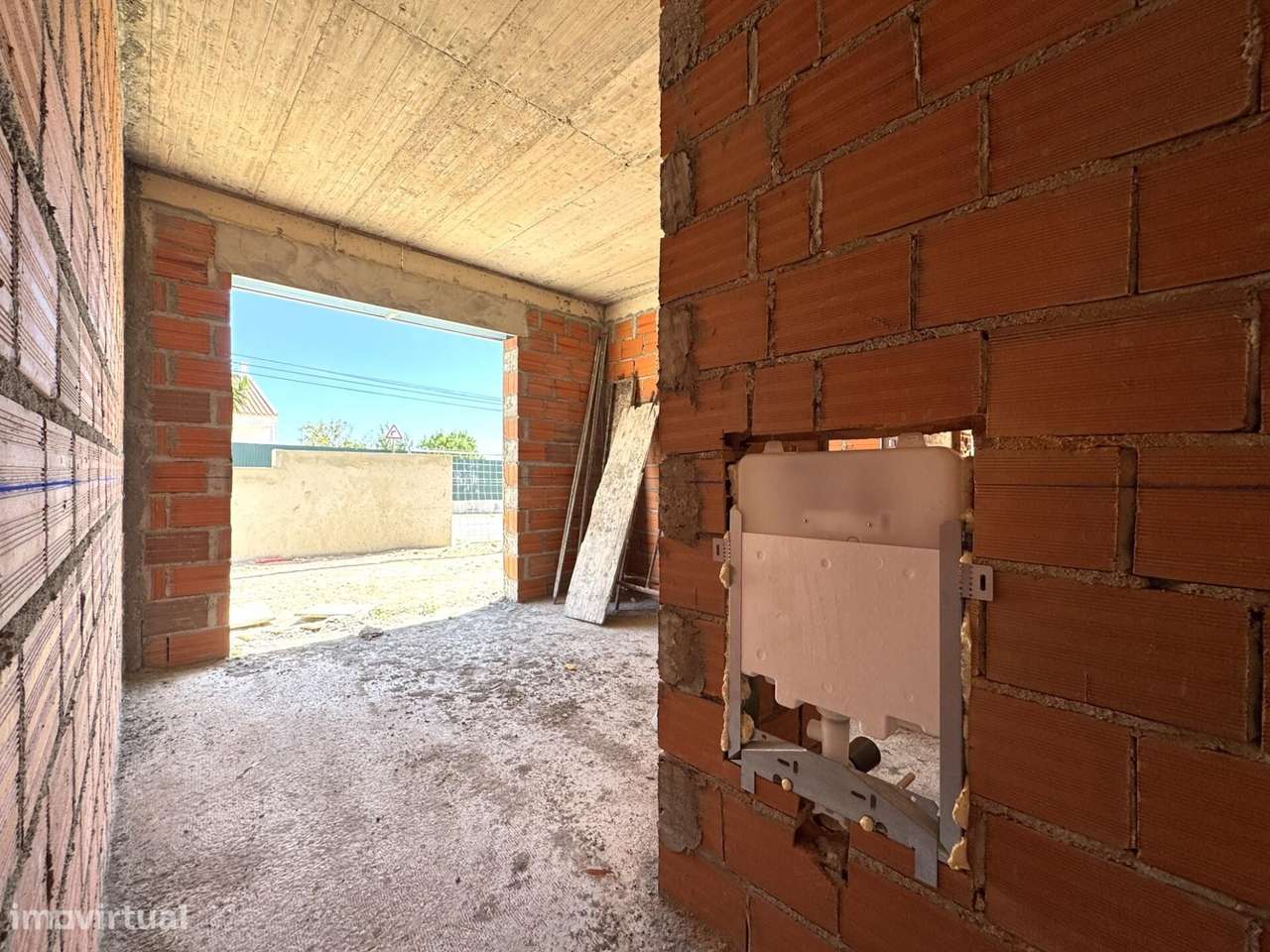 Nova Moradia T4 com Piscina na Vila de Azeitão-12