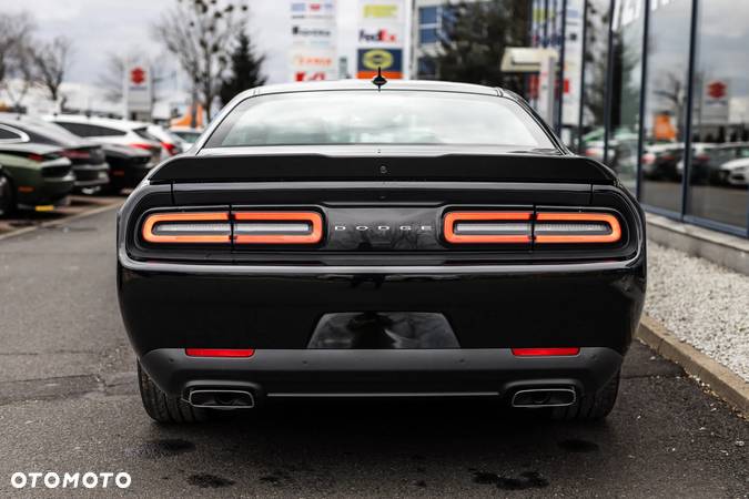 Dodge Challenger 5.7 R/T - 6